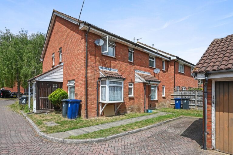 Vicarage Close, Northolt, UB5