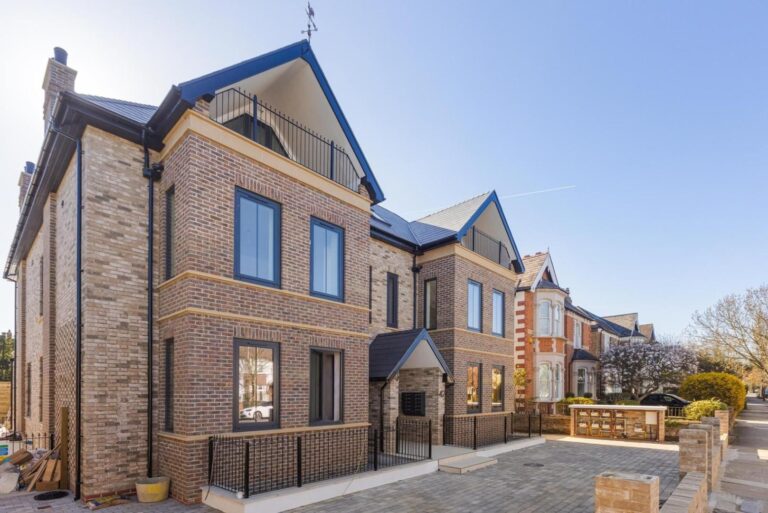 Creswick Road, Acton, W3