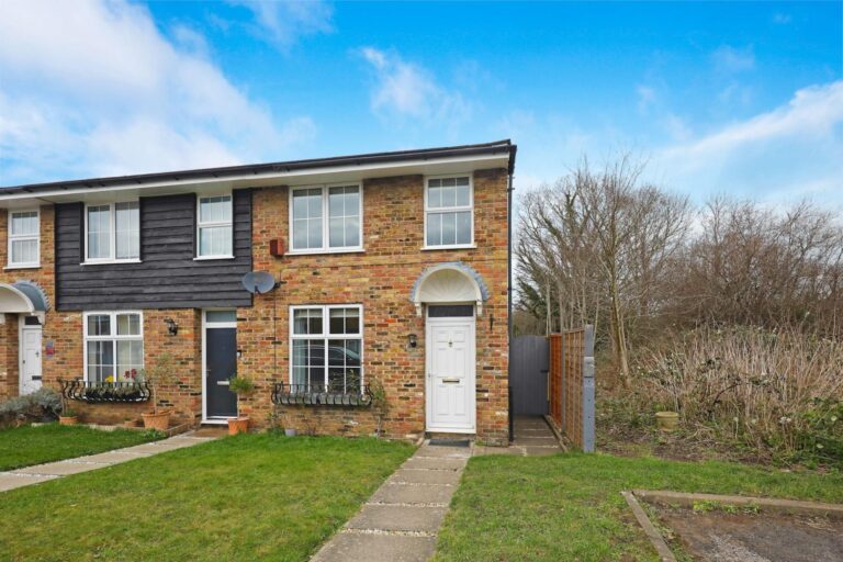Pennyfield, Cobham, KT11