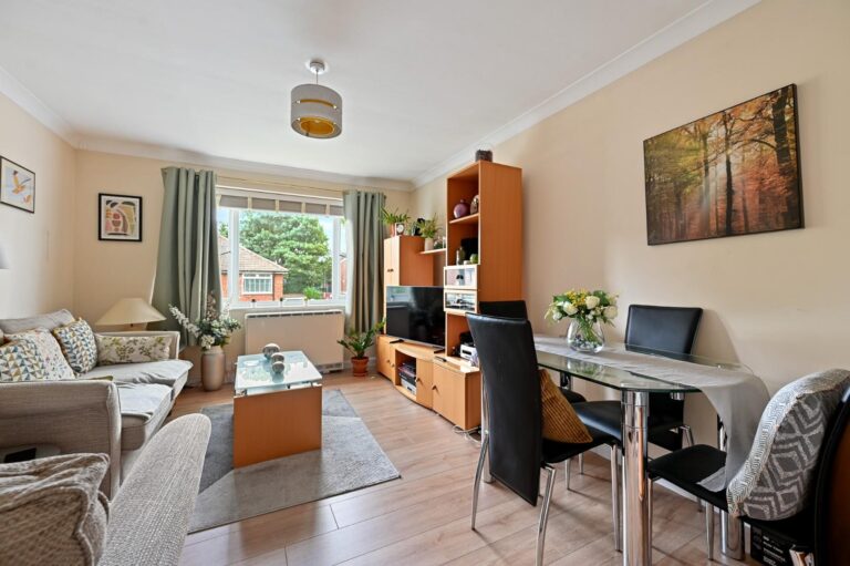 Carlyle Road, Ealing, W5