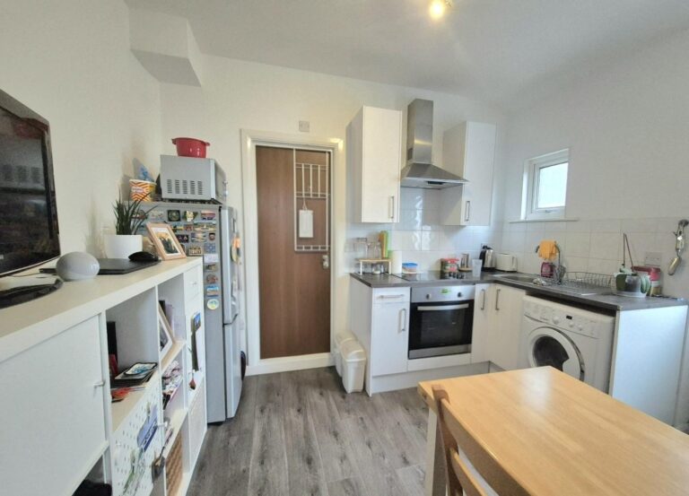 South Ealing Road, Ealing, W5