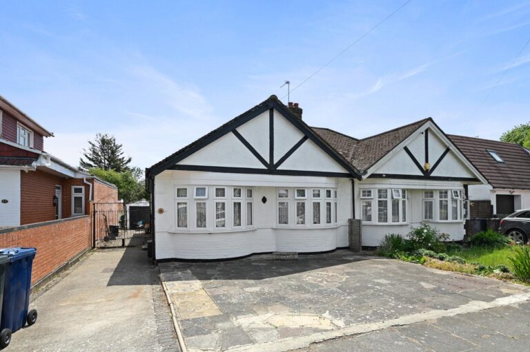 Dukes Avenue, Northolt, UB5