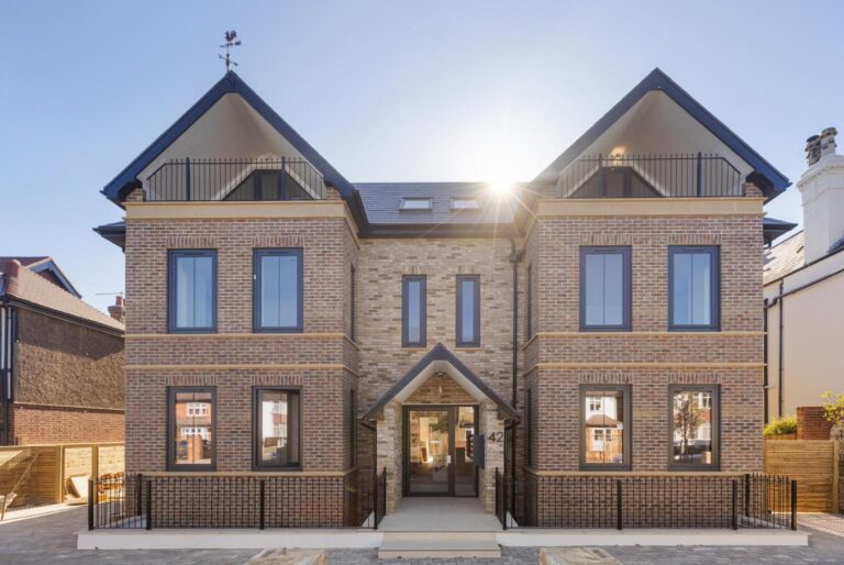 Creswick Road, Acton, W3