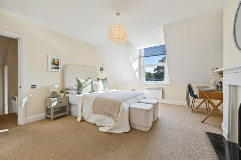 Avenue Gardens, Acton, W3