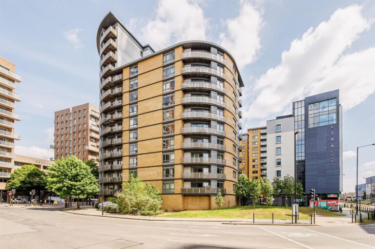 Victoria Road, Acton, W3