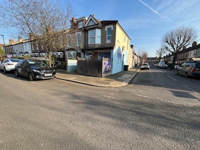Westfield Road, Ealing, W13