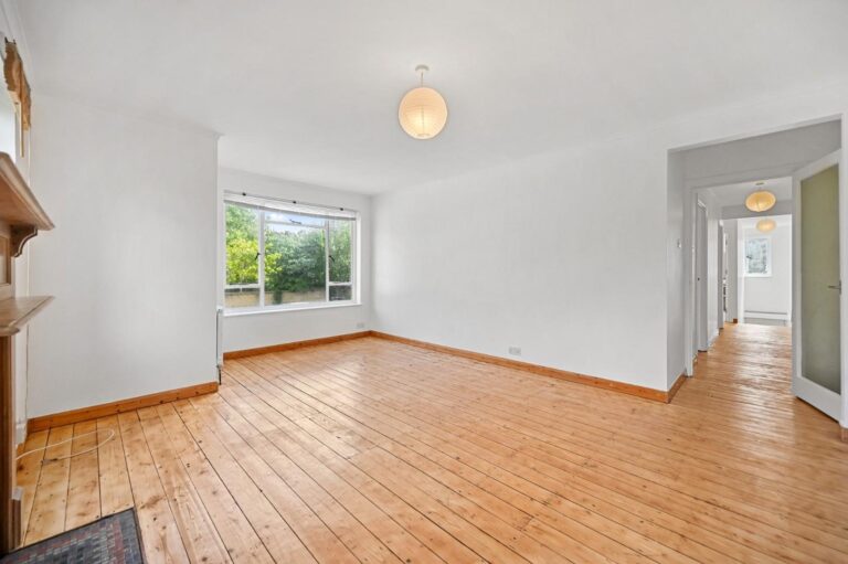 Castlebar Hill, Ealing, W5