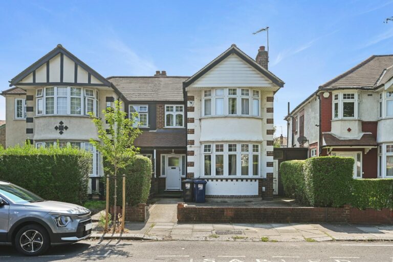 Cleveley Crescent Ealing W5, W5