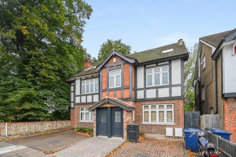 Southdown Avenue, Hanwell, W7
