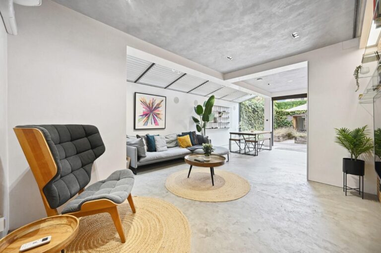 Windmill Road, Brentford, TW8
